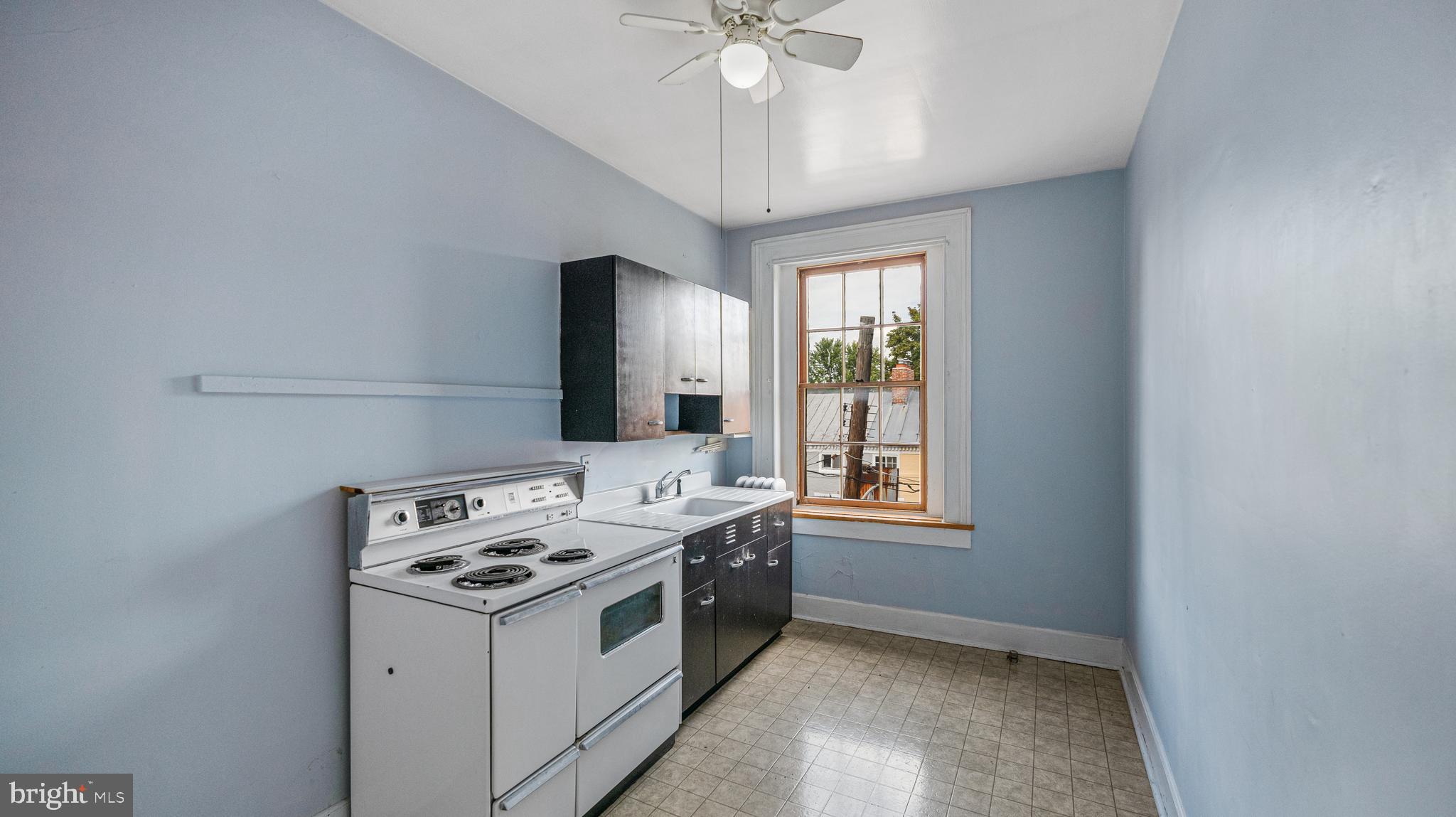 130 West 3rd Street Frederick, MD 21701 - Photo 32 of 52 3RD FL KITCHEN