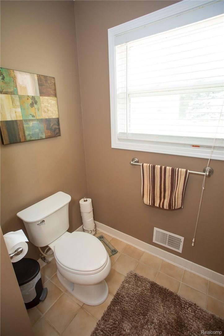 5898 Cullen Road Fenton, MI 48430 - Photo 35 of 43 5859-Cullen-0025.jpg