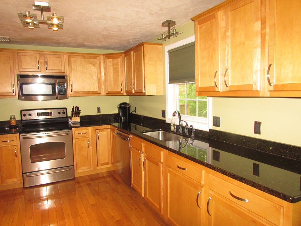34 A Pine Hill Road Worcester, MA 01604 - Photo 9 of 30 Gallery Image 9
