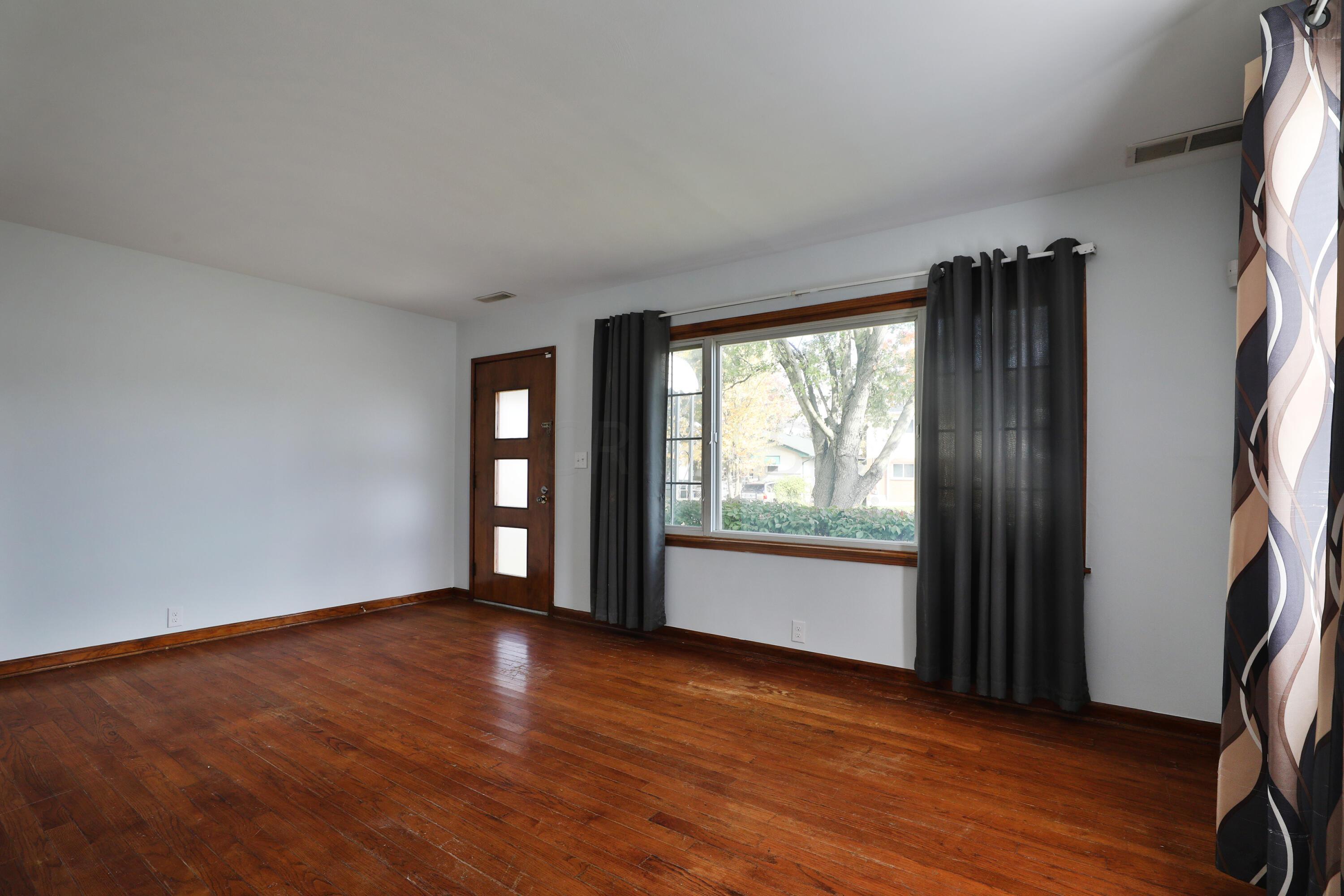 685 South Ashburton Road Columbus, OH 43213 - Photo 13 of 37 685-Ashburton-13