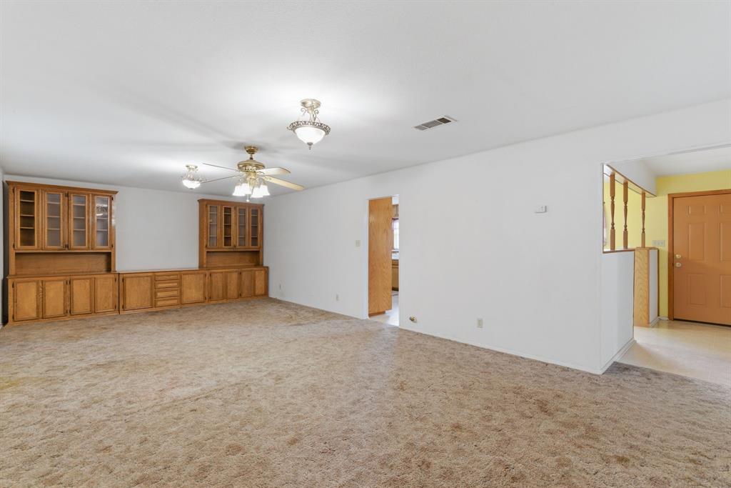 3523 East Highway 199 Springtown, TX 76082 - Photo 10 of 40