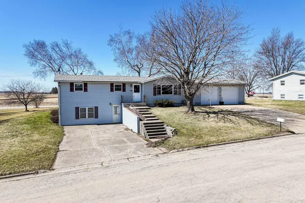 $255,000 | 13617 Bartow Road, Fennimore, WI 53809