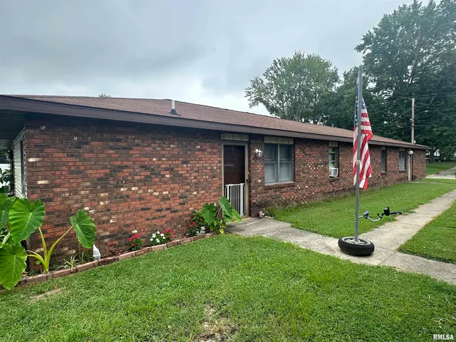 $109,000 | 2202 Illinois Avenue, Unit 1 & 2, Murphysboro, IL 62966