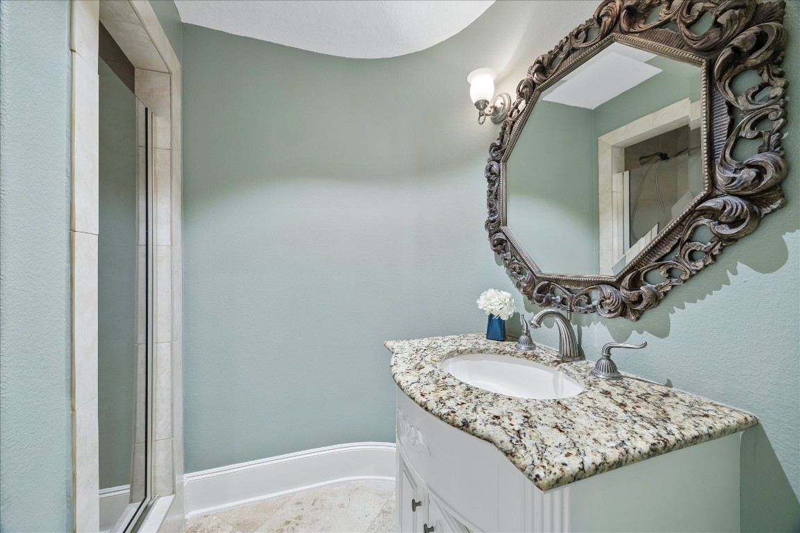 3711 Drake Street Houston, TX 77005 - Photo 30 of 34 First floor full bathroom with shower.