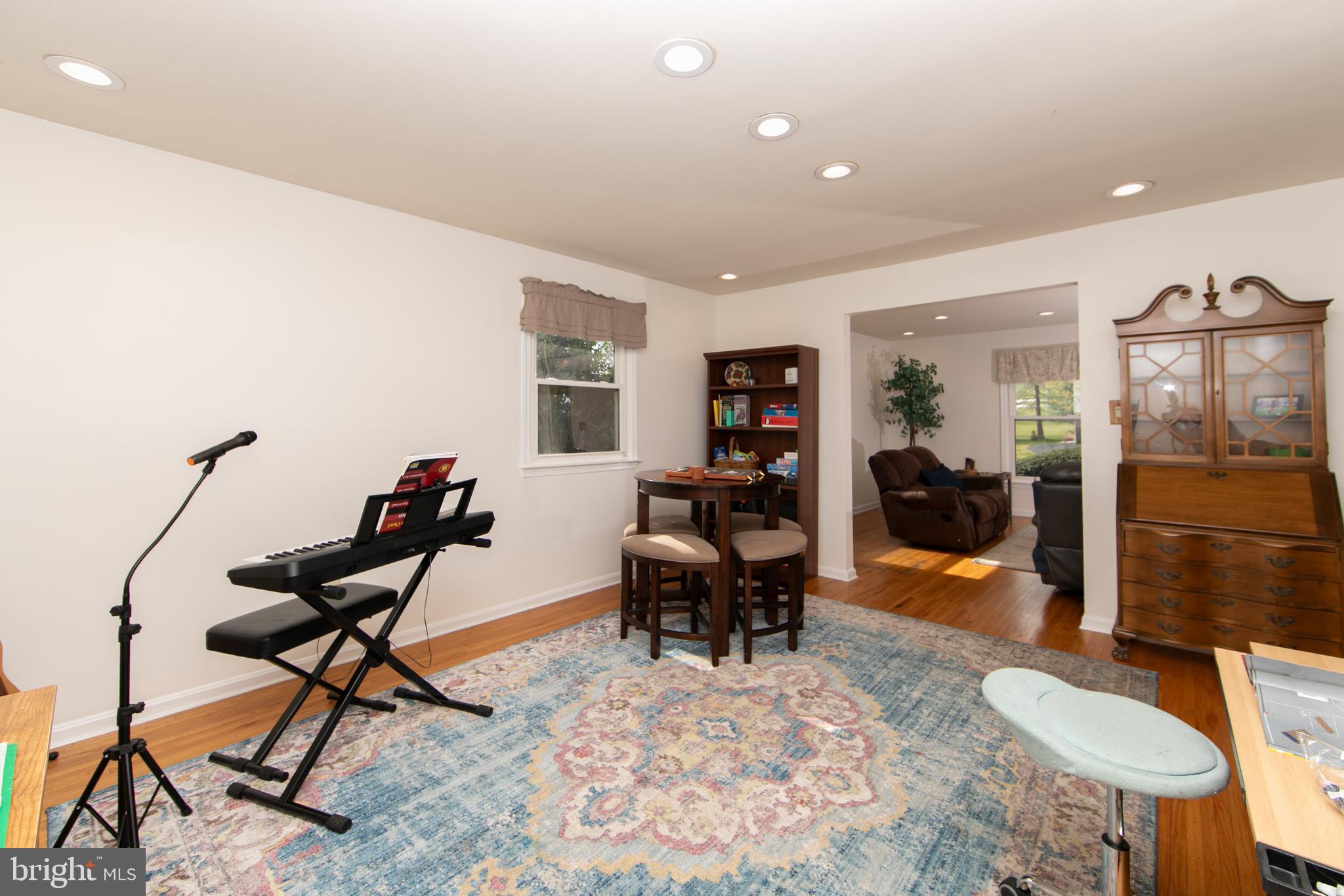 701 West Rolling Road Springfield, PA 19064 - Photo 17 of 68 Dining room used as creative space