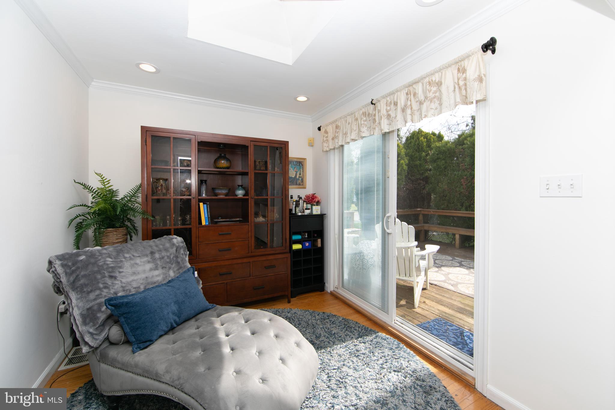 701 West Rolling Road Springfield, PA 19064 - Photo 26 of 68 Flex space: sitting or breakfast nook