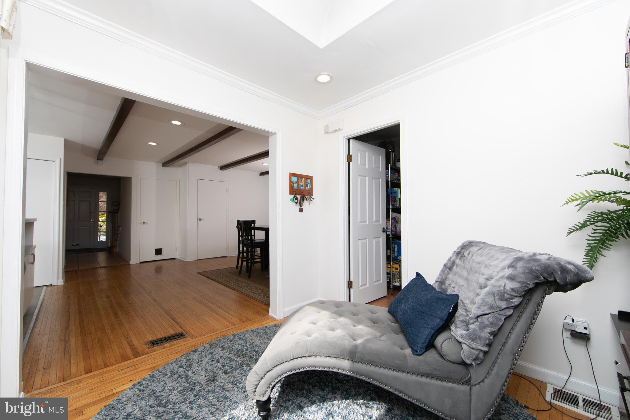 701 West Rolling Road Springfield, PA 19064 - Photo 28 of 68 Flex space: sitting or breakfast nook