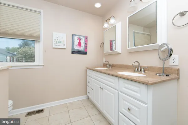 $624,900 | 701 West Rolling Road, Springfield, PA 19064