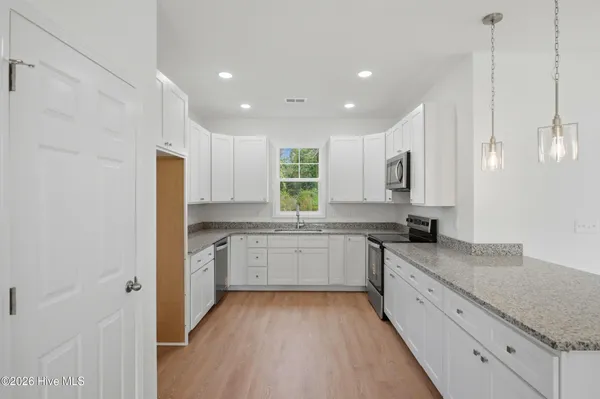 $329,500 | 308 South Vann Street, Burgaw, NC 28425