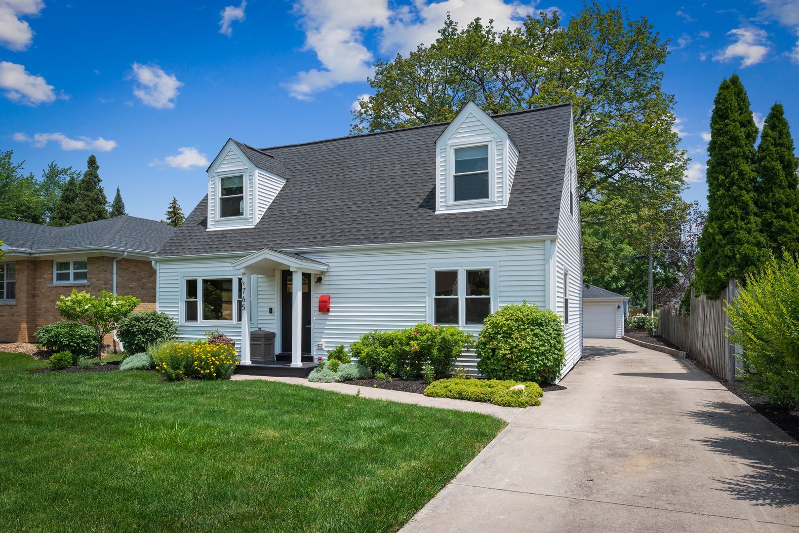 765 Spring Road Elmhurst, IL 60126 - Photo 2 of 17
