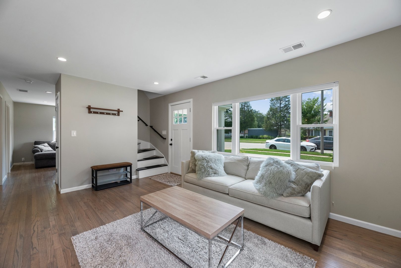 765 Spring Road Elmhurst, IL 60126 - Photo 4 of 17