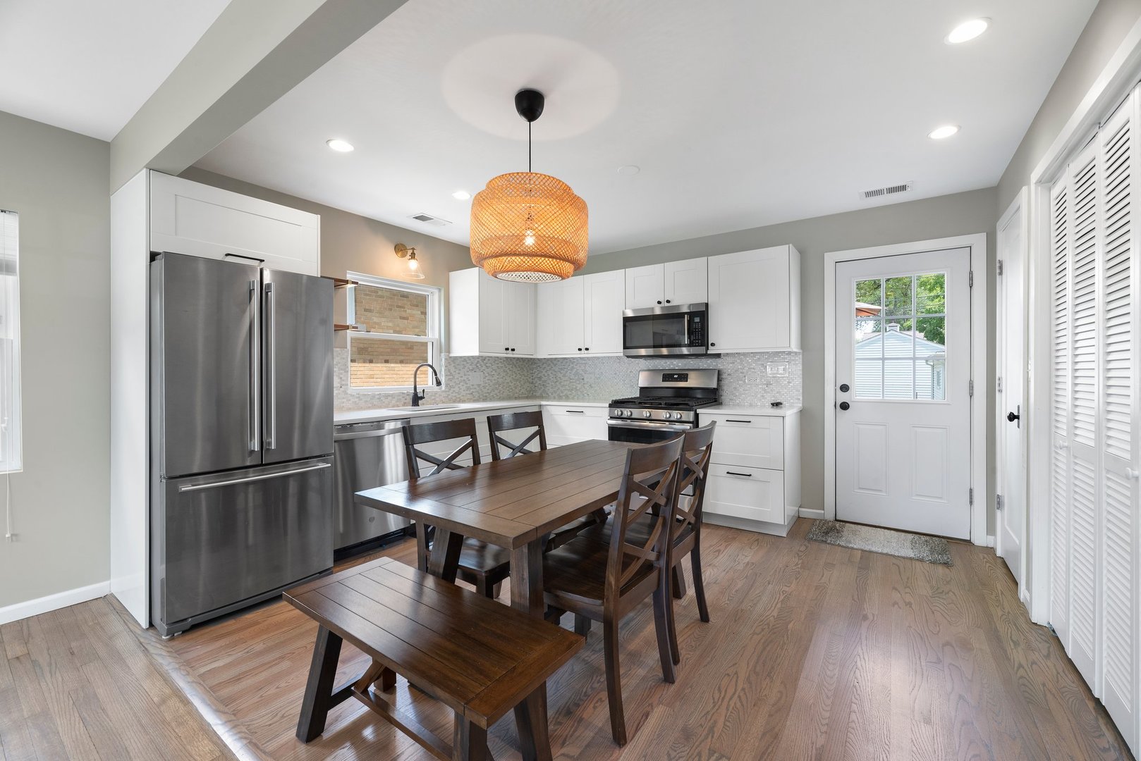 765 Spring Road Elmhurst, IL 60126 - Photo 5 of 17