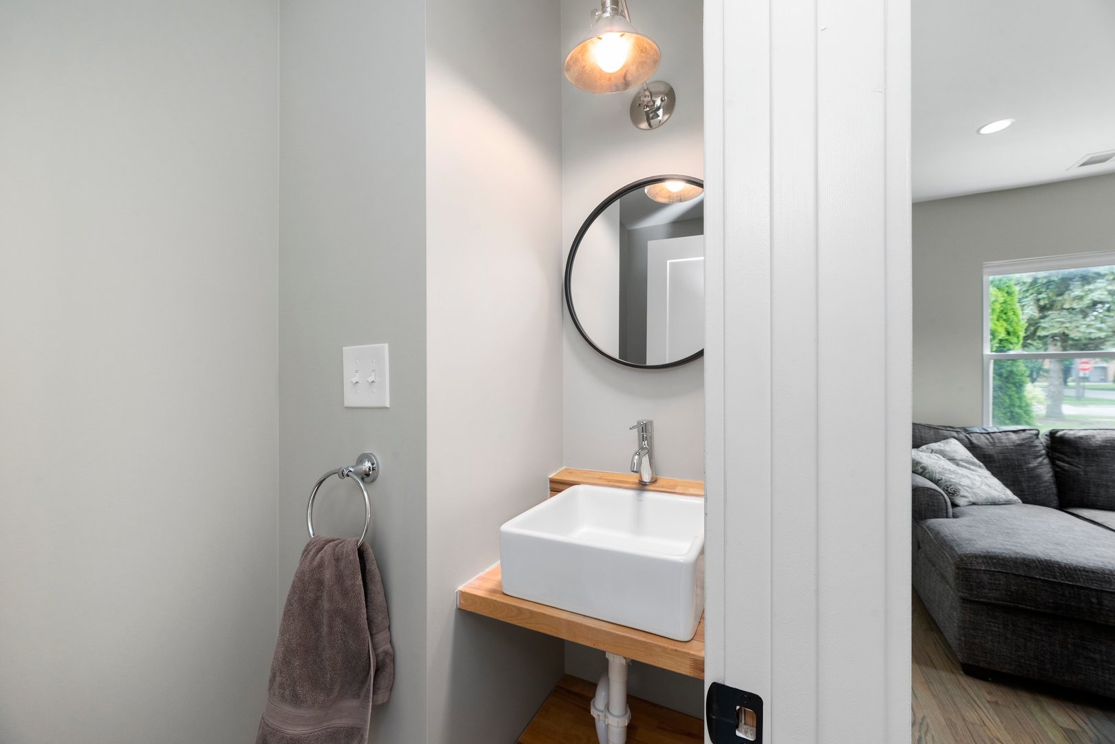 765 Spring Road Elmhurst, IL 60126 - Photo 7 of 17