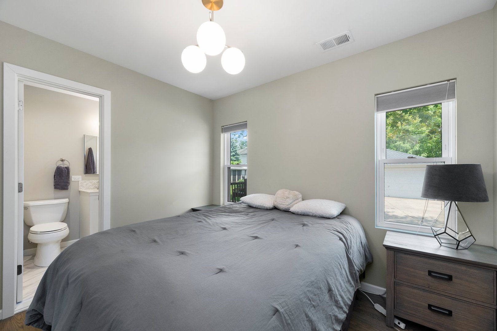 765 Spring Road Elmhurst, IL 60126 - Photo 9 of 17