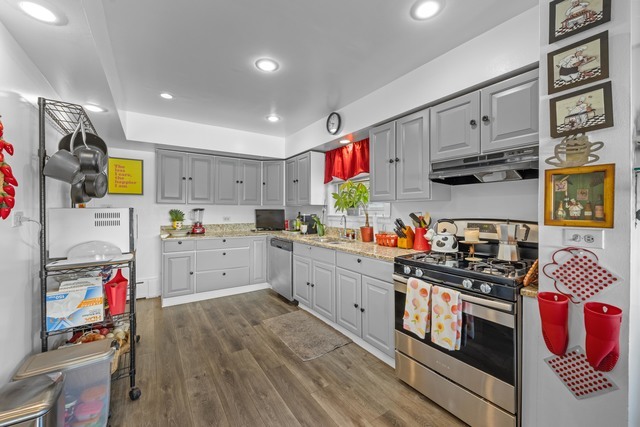 2540 North Ridgeway Avenue Chicago, IL 60647 - Photo 13 of 31 Gallery Image 13