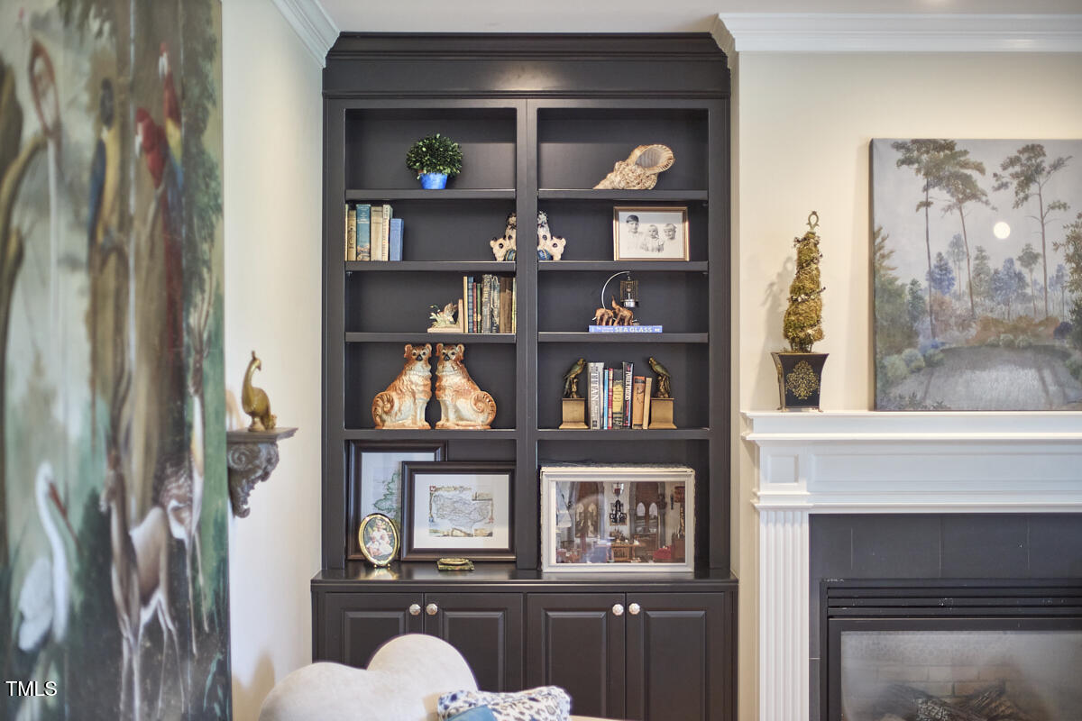 1344 Longleaf Drive Fayetteville, NC 28305 - Photo 25 of 46 a living room with furniture