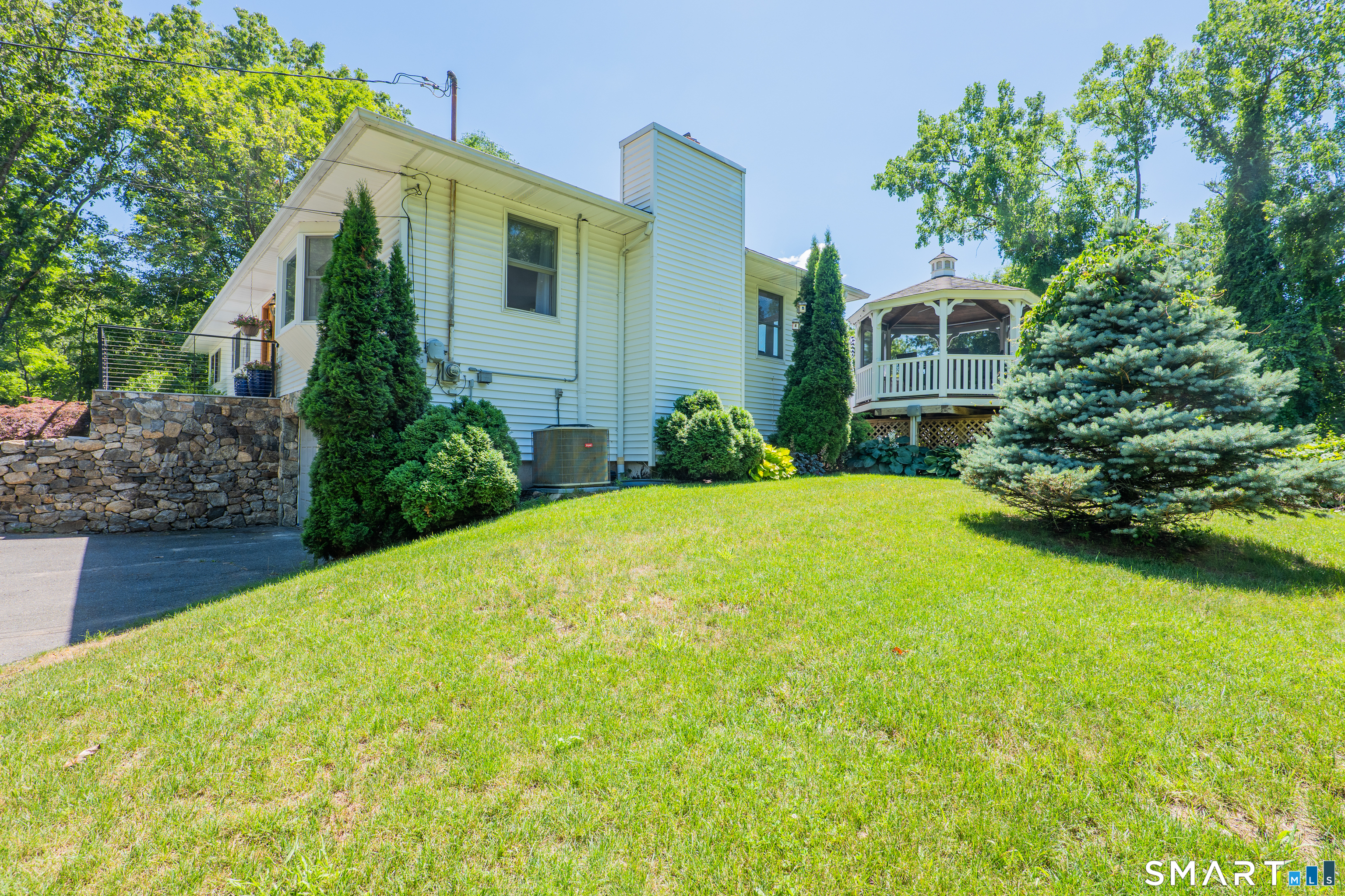 15 Farrell Road Newtown, CT 06470 - Photo 6 of 40