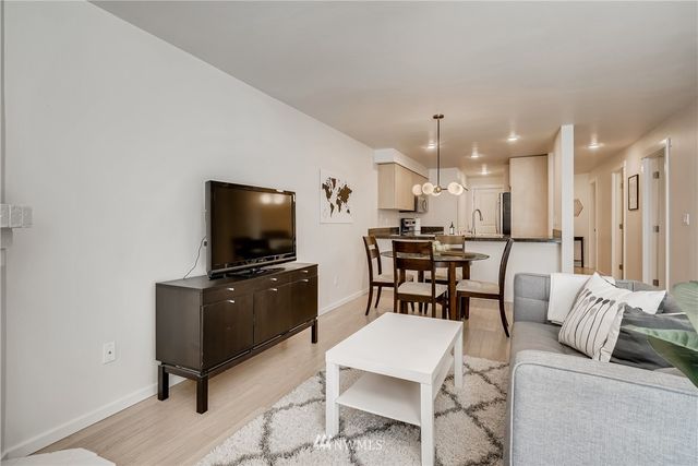 $452,000 | 11303 Northeast 128th Street, Unit B103, Kirkland, WA 98034