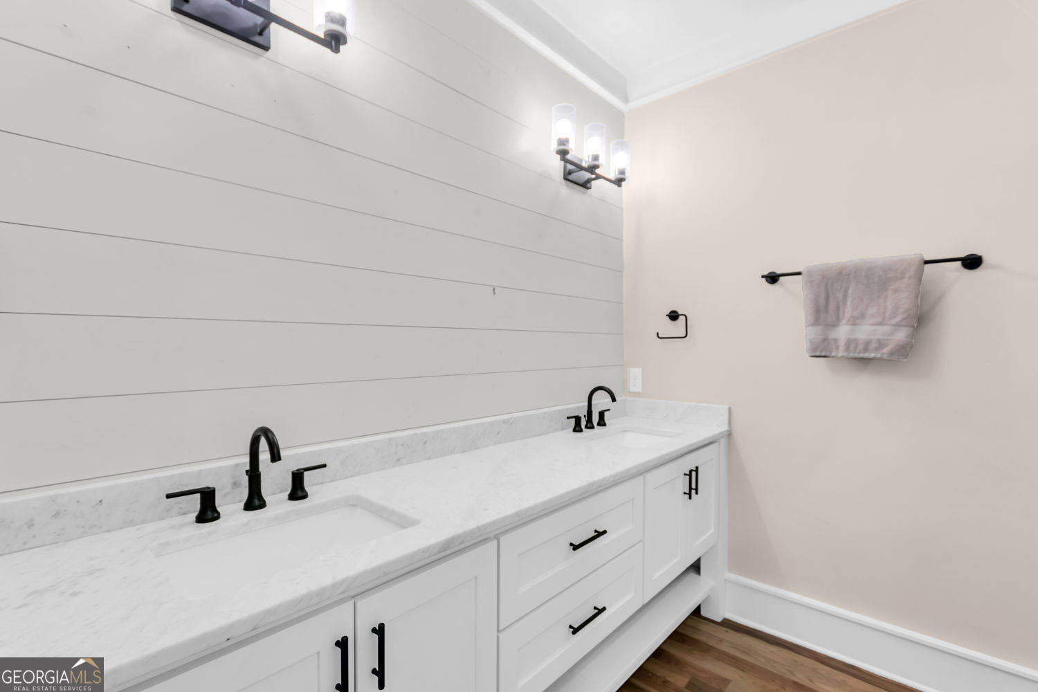 205 Flesner Court Clarkesville, GA 30523 - Photo 23 of 41 a bathroom with a sink and a mirror