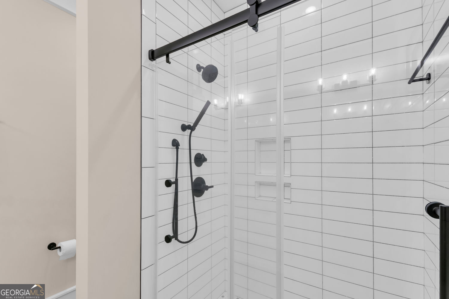 205 Flesner Court Clarkesville, GA 30523 - Photo 24 of 41 a bathroom with a shower