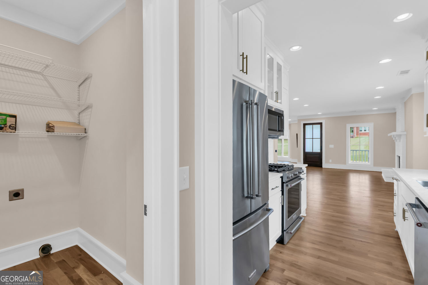 205 Flesner Court Clarkesville, GA 30523 - Photo 4 of 41 a kitchen with stainless steel appliances granite countertop a refrigerator and a sink
