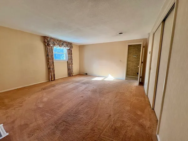 $399,000 | 121 West Meadowview Road, Holyoke, MA 01040