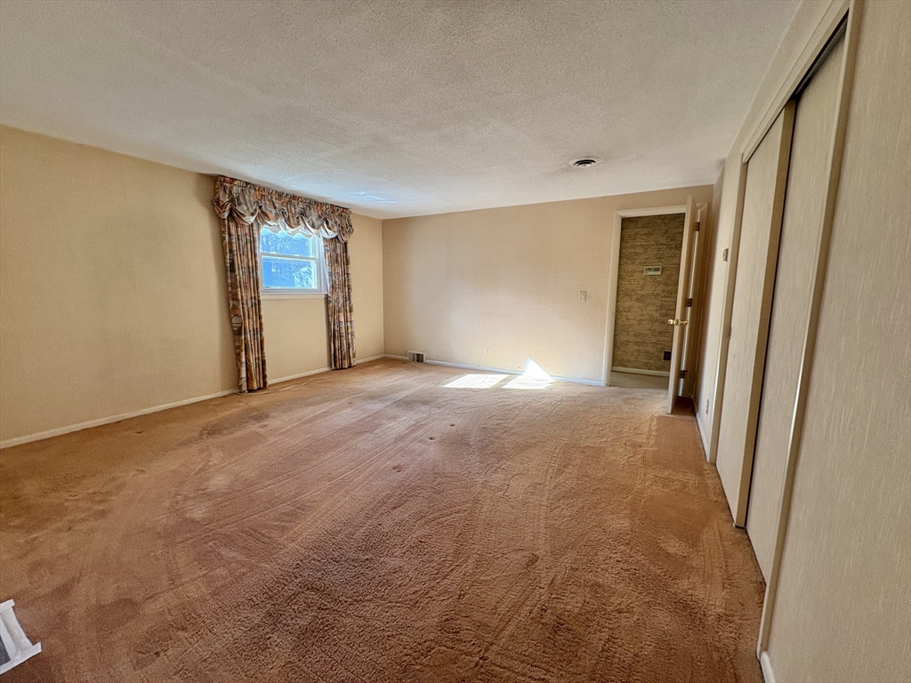 121 West Meadowview Road Holyoke, MA 01040 - Photo 11 of 16 Gallery Image 11
