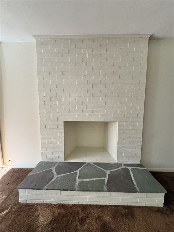 121 West Meadowview Road Holyoke, MA 01040 - Photo 5 of 16 Gallery Image 5