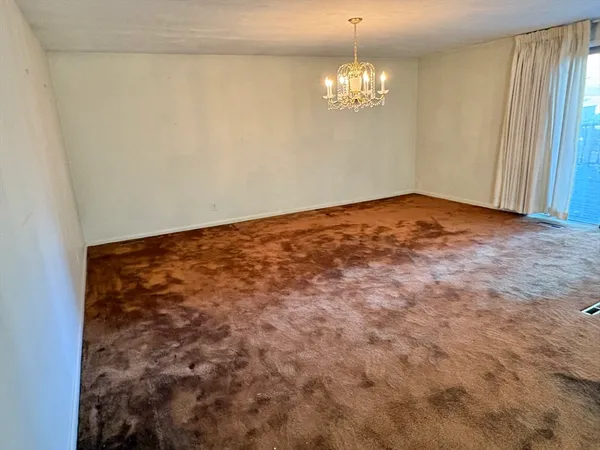 $399,000 | 121 West Meadowview Road, Holyoke, MA 01040