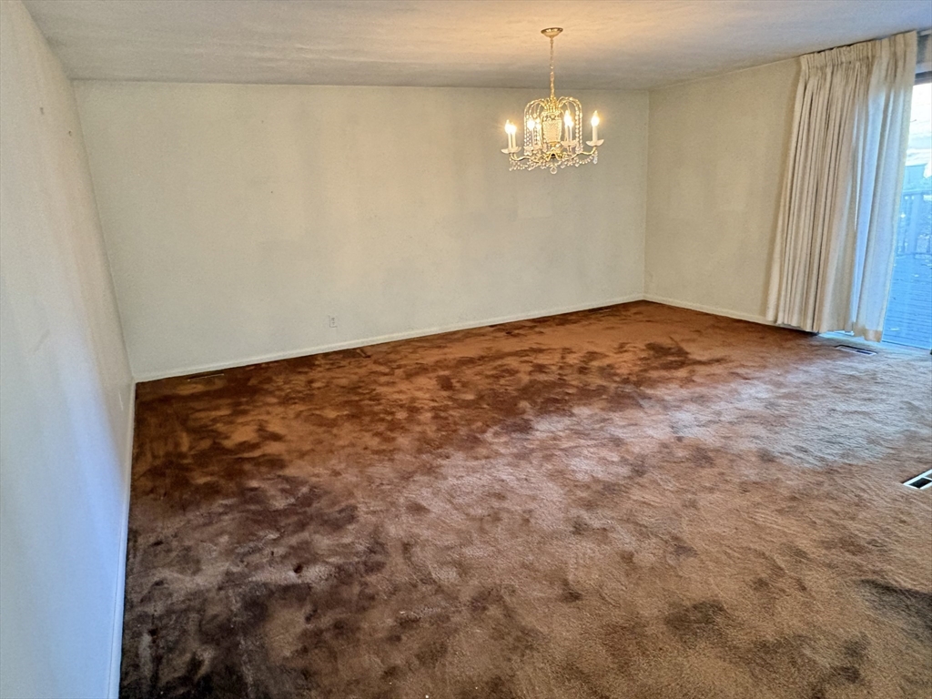 121 West Meadowview Road Holyoke, MA 01040 - Photo 7 of 16 Gallery Image 7