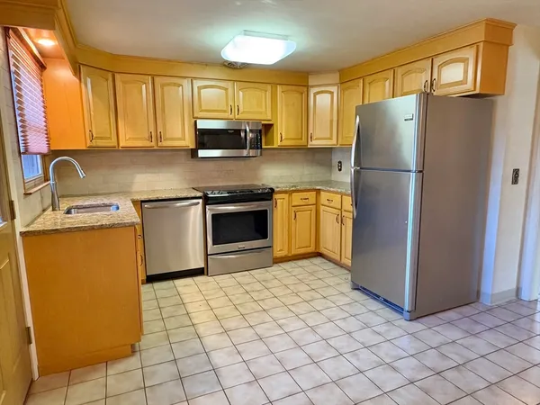 $399,000 | 121 West Meadowview Road, Holyoke, MA 01040