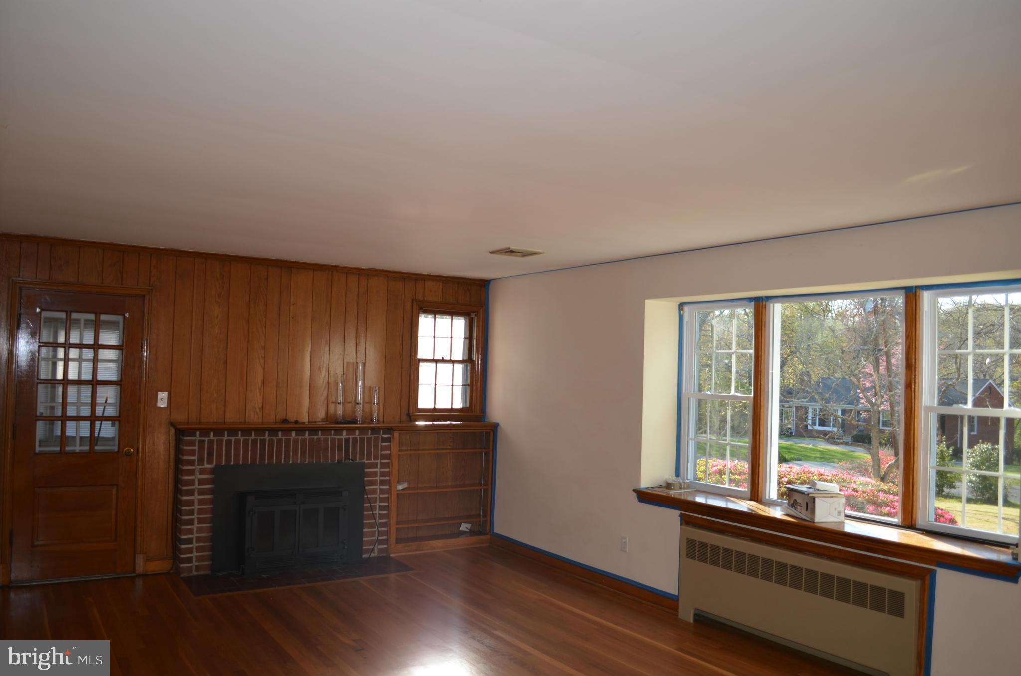 4903 Sharon Road Temple Hills, MD 20748 - Photo 11 of 30 Living Room
