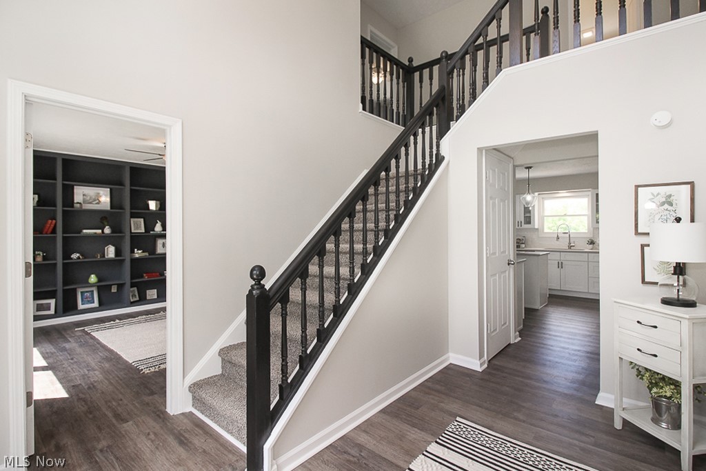 296 Jackson Road Aurora, OH 44202 - Photo 3 of 31 Gallery Image 3