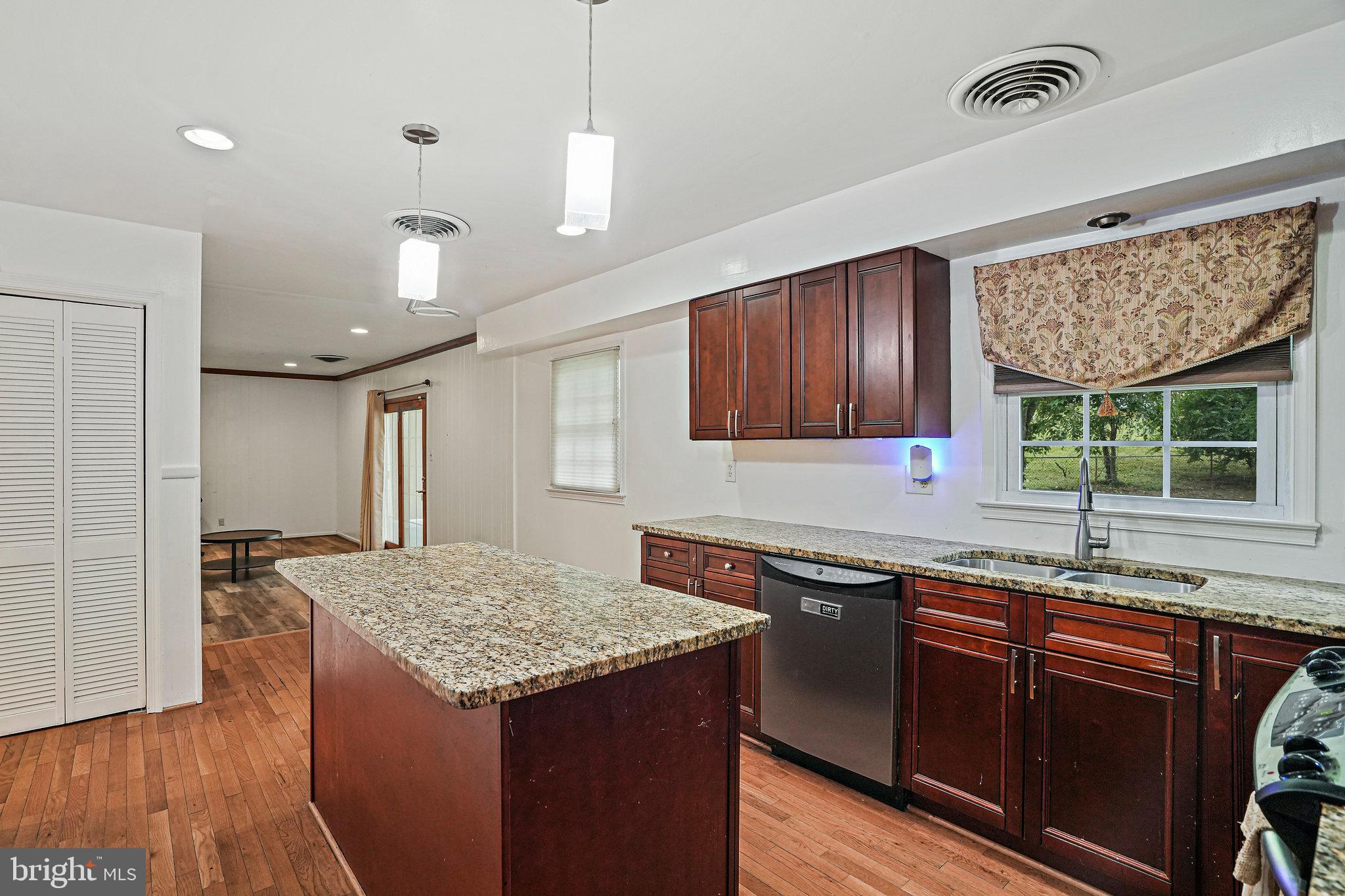 13034 Clarion Road Fort Washington, MD 20744 - Photo 3 of 29 Gallery Image 3