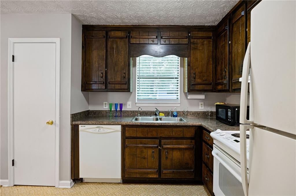 3370 Ridgecrest Drive Powder Springs, GA 30127 - Photo 12 of 27