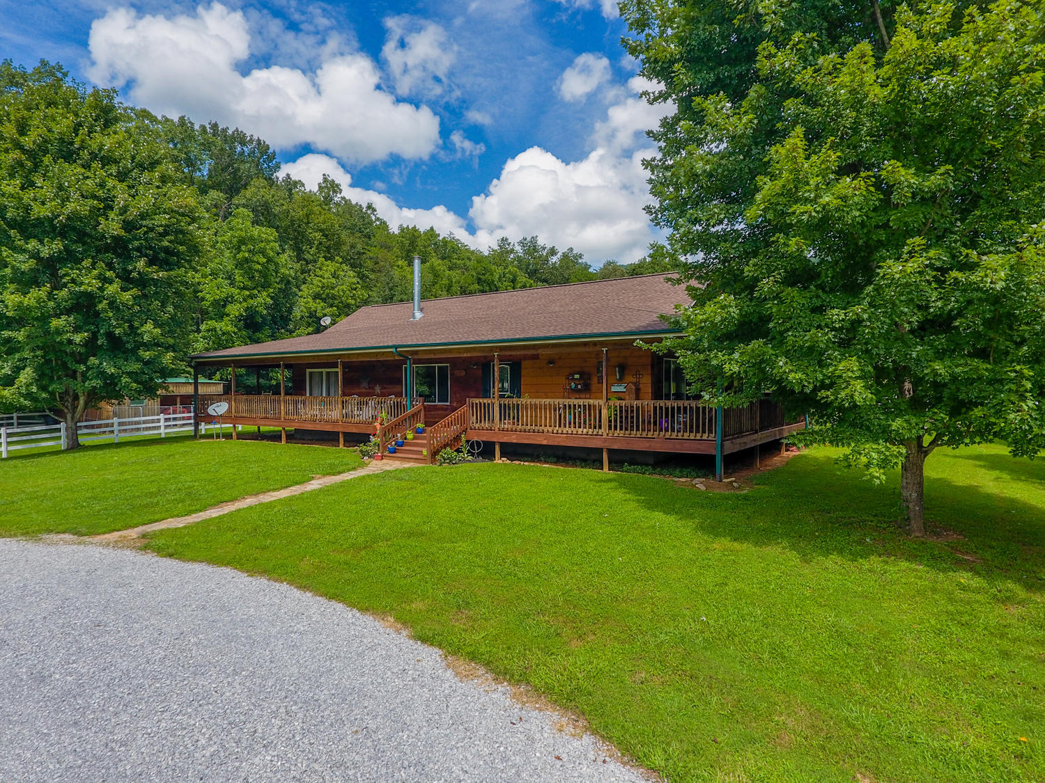 737 Rudd Hollow Road Townsend, TN 37882 - Photo 1 of 40 DJI_0346-HDR