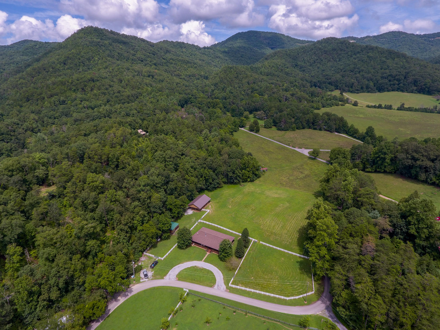737 Rudd Hollow Road Townsend, TN 37882 - Photo 3 of 40 DJI_0321-HDR