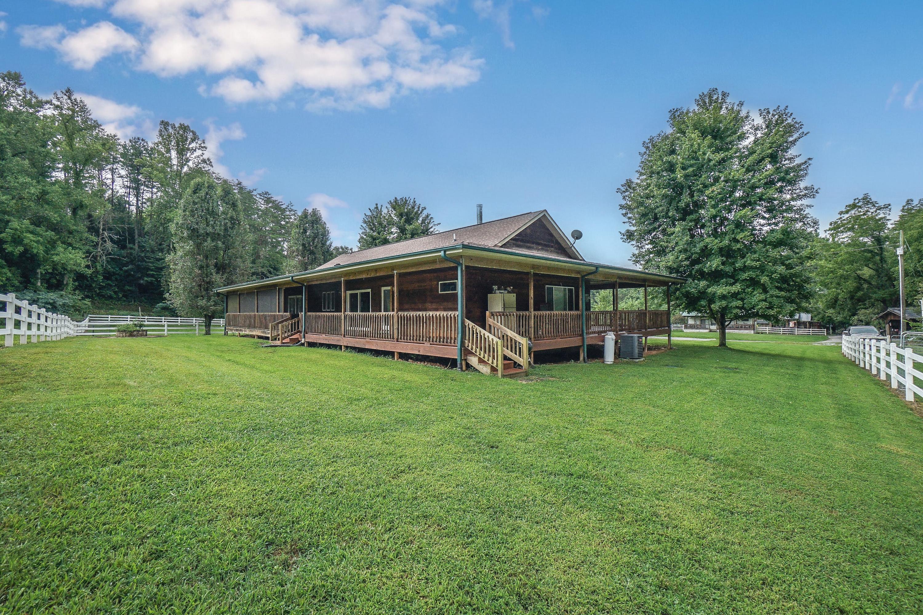 737 Rudd Hollow Road Townsend, TN 37882 - Photo 6 of 40 F76B139D-BEAC-400A-BBE7-661113BE1B40