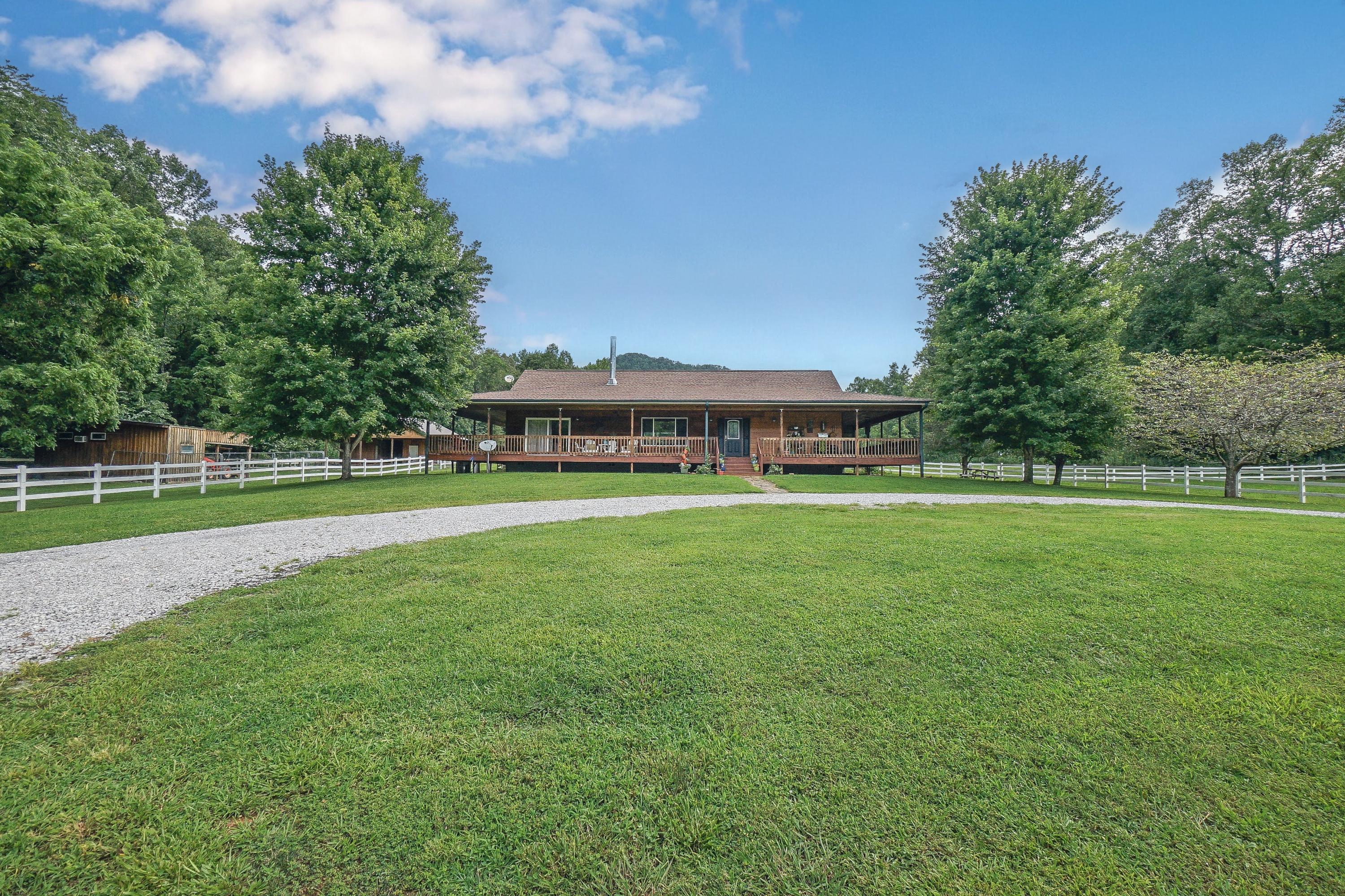 737 Rudd Hollow Road Townsend, TN 37882 - Photo 7 of 40 22C55BC5-DEAE-4E8E-9662-C3A89FAAF161