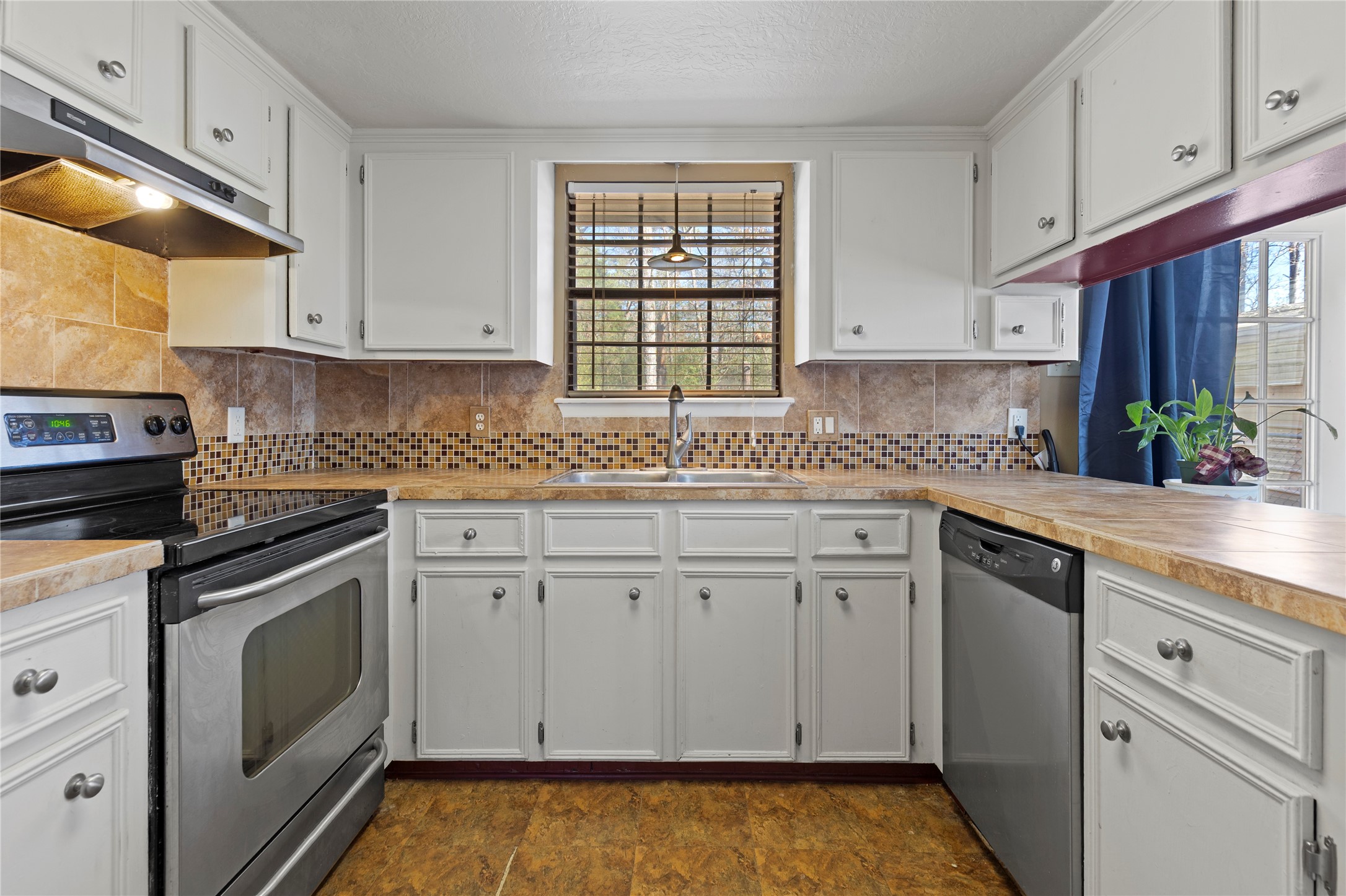 63 Lee Wood Road Huntsville, TX 77320 - Photo 7 of 21