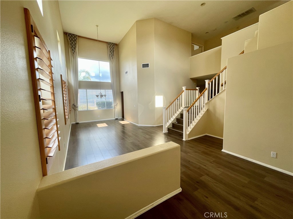 16376 Skyridge Drive Riverside, CA 92503 - Photo 2 of 19