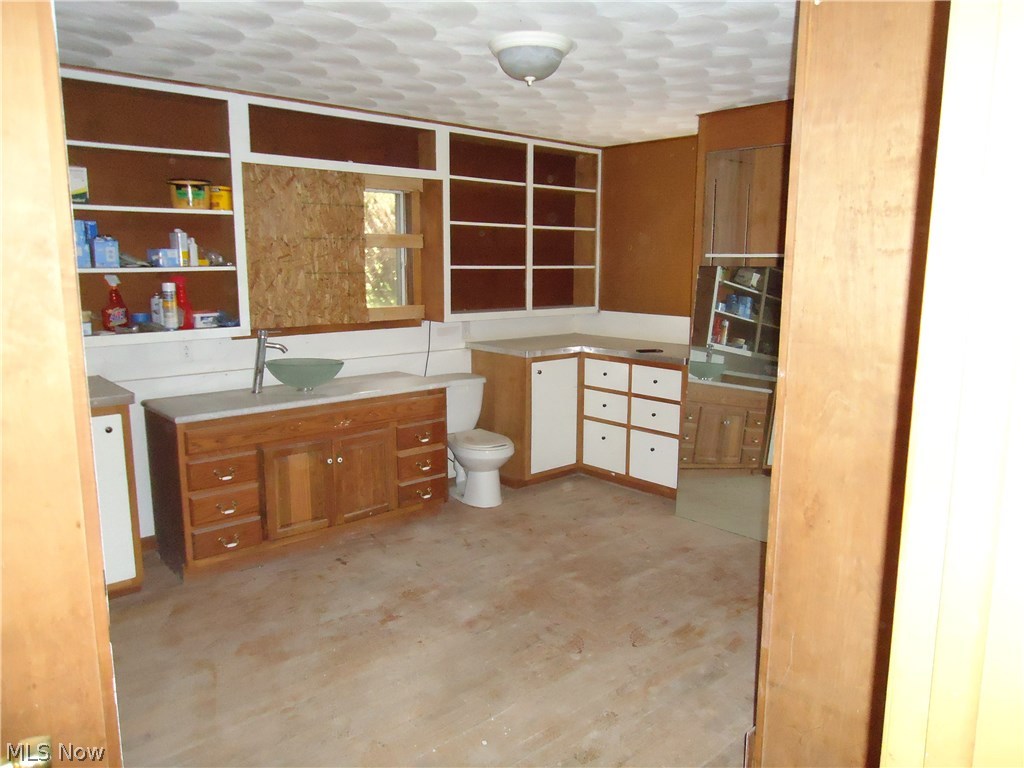 7900 Avon Lake Road Lodi, OH 44254 - Photo 22 of 33 Work shop/5th bedroom.