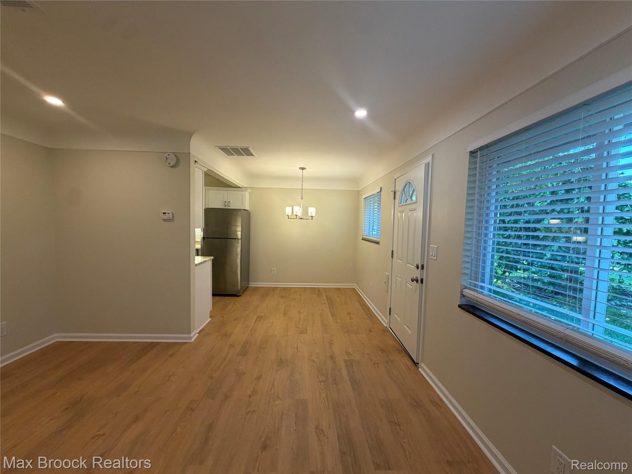 3875 Devon Road, Unit # 9 Royal Oak, MI 48073 - Photo 15 of 17 IMG_5456.jpeg