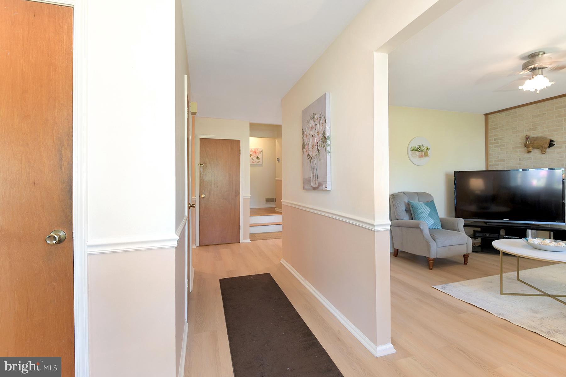 15 Wolfpack Road Hamilton, NJ 08619 - Photo 3 of 31