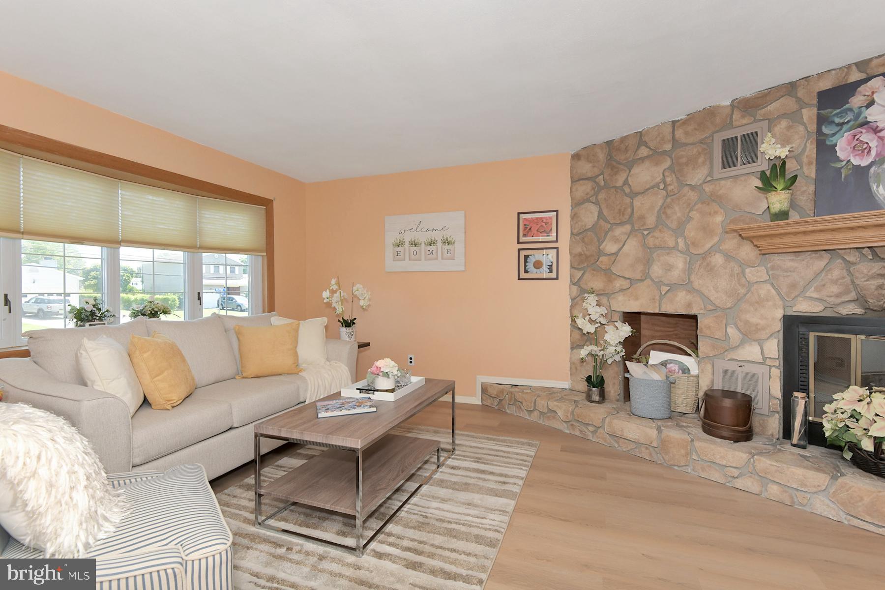 15 Wolfpack Road Hamilton, NJ 08619 - Photo 4 of 31