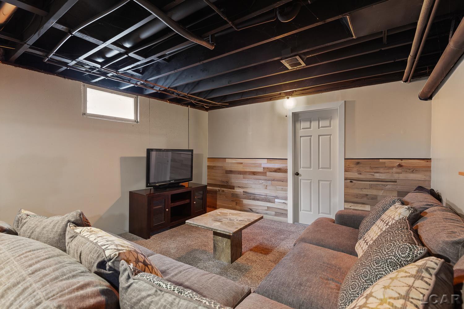 5252 Draper Road Jackson, MI 49201 - Photo 31 of 86 50188012-99185e77-caa5-426f-98b0-90113cebd3c4.JPG