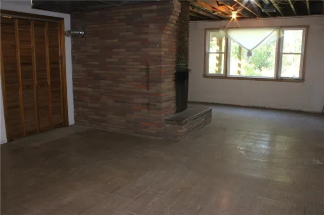 $320,000 | 1020 Francis Street, Lexington, MO 64067