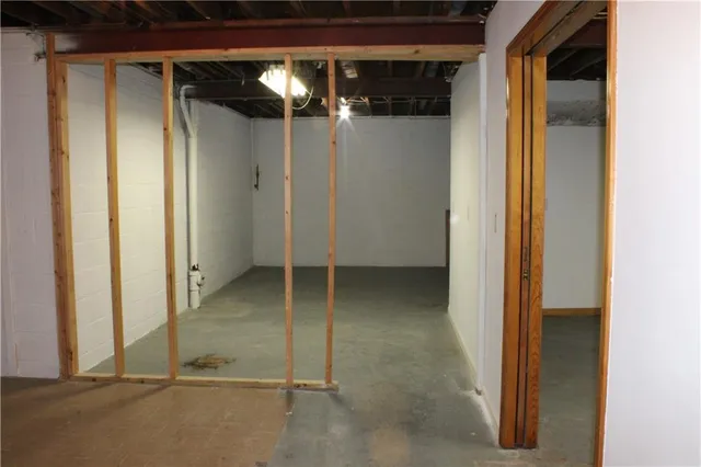 $320,000 | 1020 Francis Street, Lexington, MO 64067