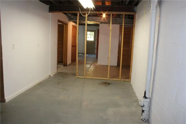 $320,000 | 1020 Francis Street, Lexington, MO 64067