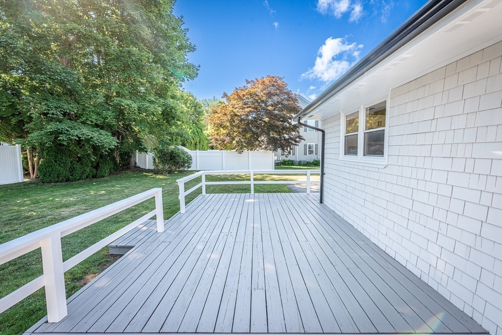 17 Hamlet Street Fairhaven, MA 02719 - Photo 33 of 40